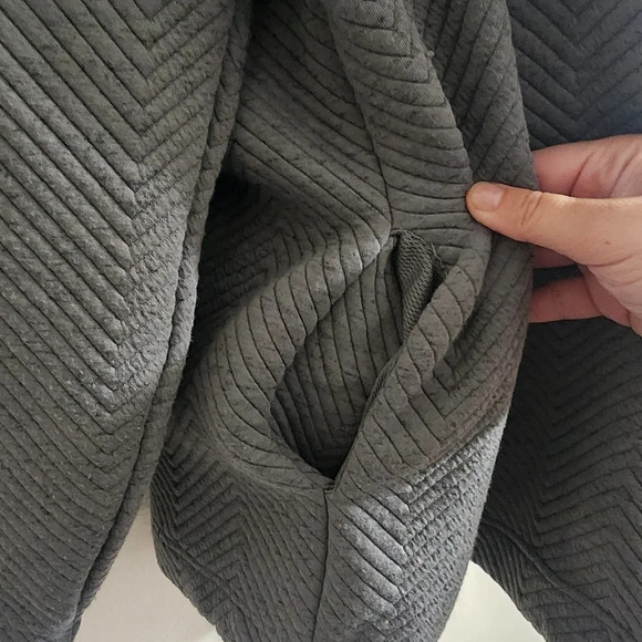 FABLETICS Vanessa Quilted Cardigan in Mid Grey   Size XS - Picture 5 of 11